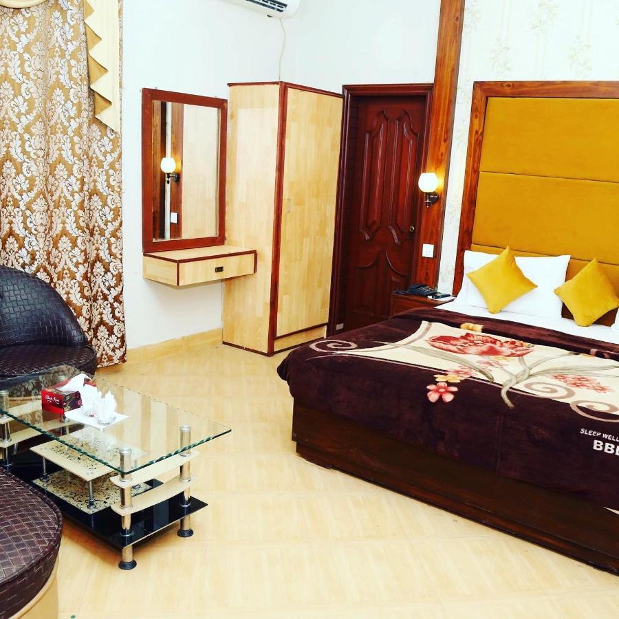 Hotel Serena Palace Multan Extérieur photo