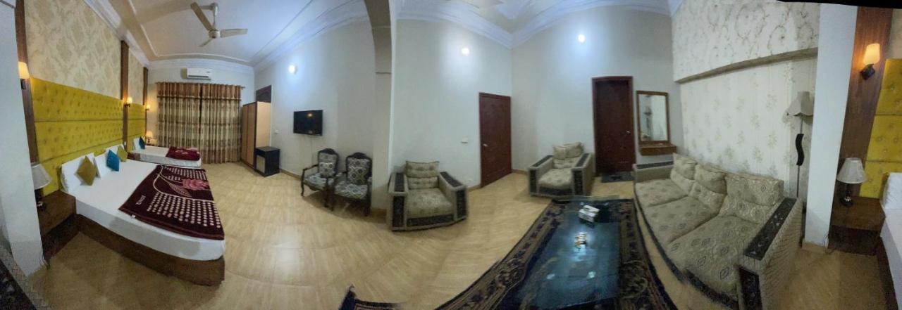 Hotel Serena Palace Multan Extérieur photo