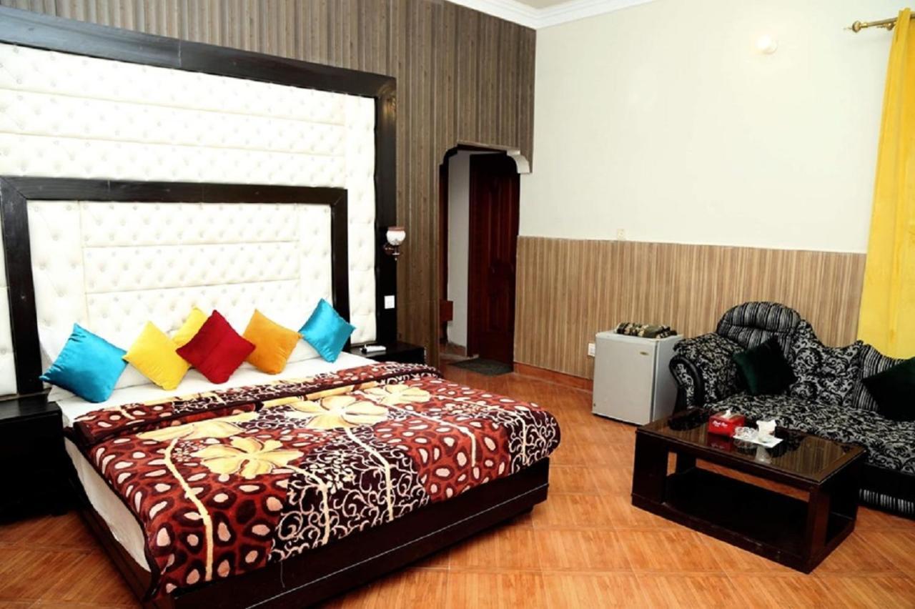 Hotel Serena Palace Multan Extérieur photo